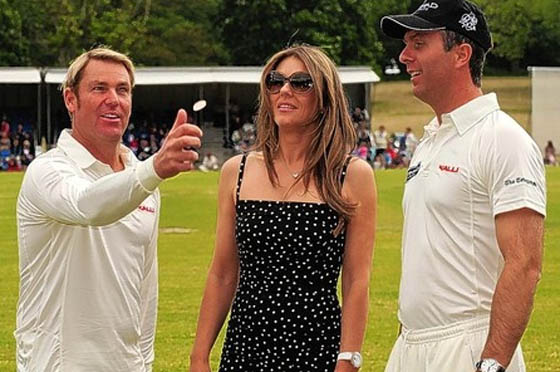Shane Warne tossing a coin with Michael Vaughan